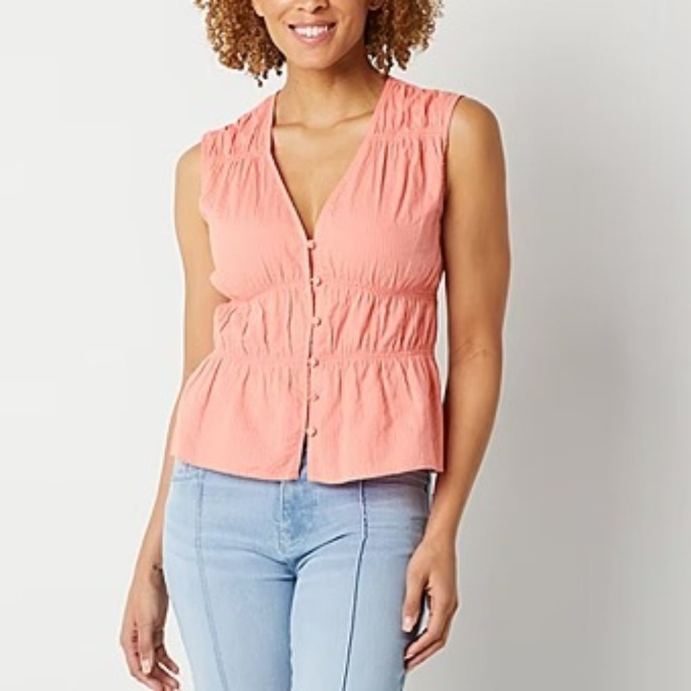 NWT RYEGRASS CRINKLED BUTTON UP SLEEVELESS TOP (L)